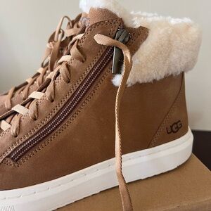 UGG Alameda Mid Zip Casual Boots